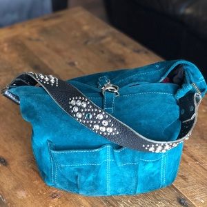 Tylie Malibu Original Teal Bucket Bag